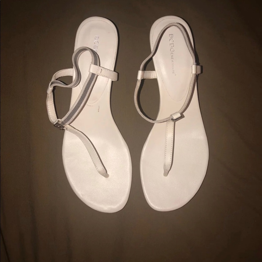 BCBG Generation Thong sandals size 9.5